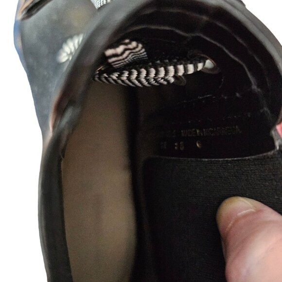 Bernardo Woman's‎ Black Ankle Lace Up Boots Size 7 - Picture 7 of 8